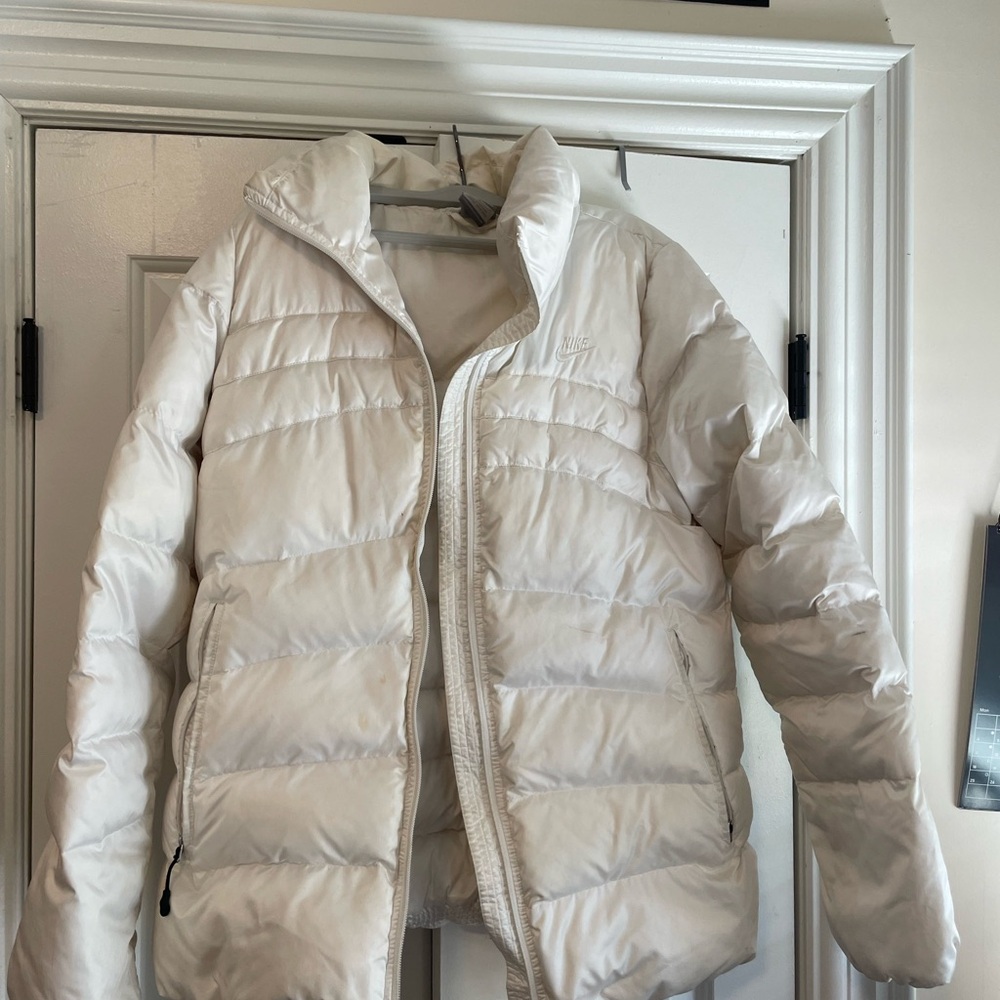 Nike Women's White Puffer Jacket